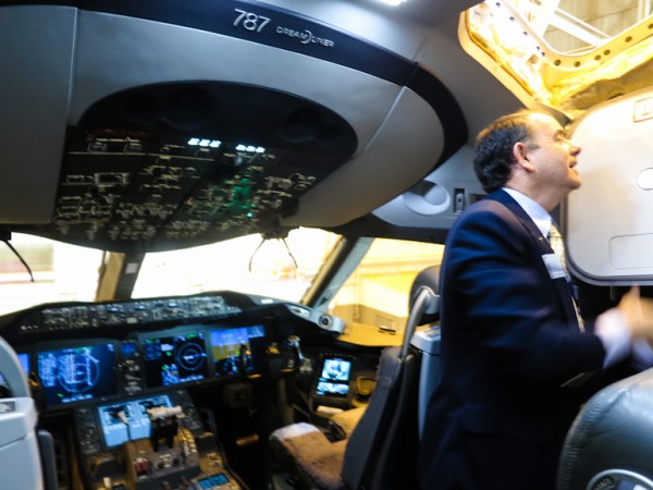 aa boeing 787 preview for hatch-4