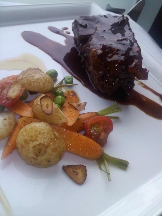 Resto's braised short ribs with blackberry-cranberry bbq sauce