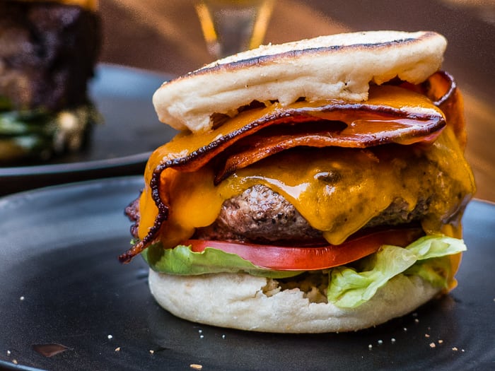 knifeburgerswithjohntesarcmichaelhiller4