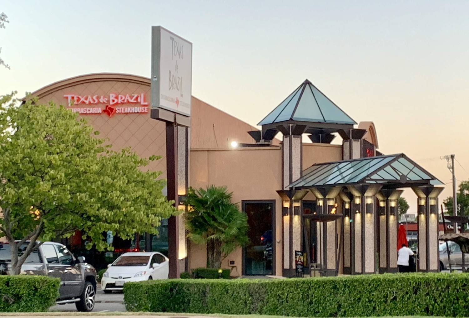 Texas de brazil prices addison Texas de Brazil is a Brazilian steakhouse or “churrascaria” that offers a parade of grilled meats with a great selection of salad using only the freshest seasonal ingredients.