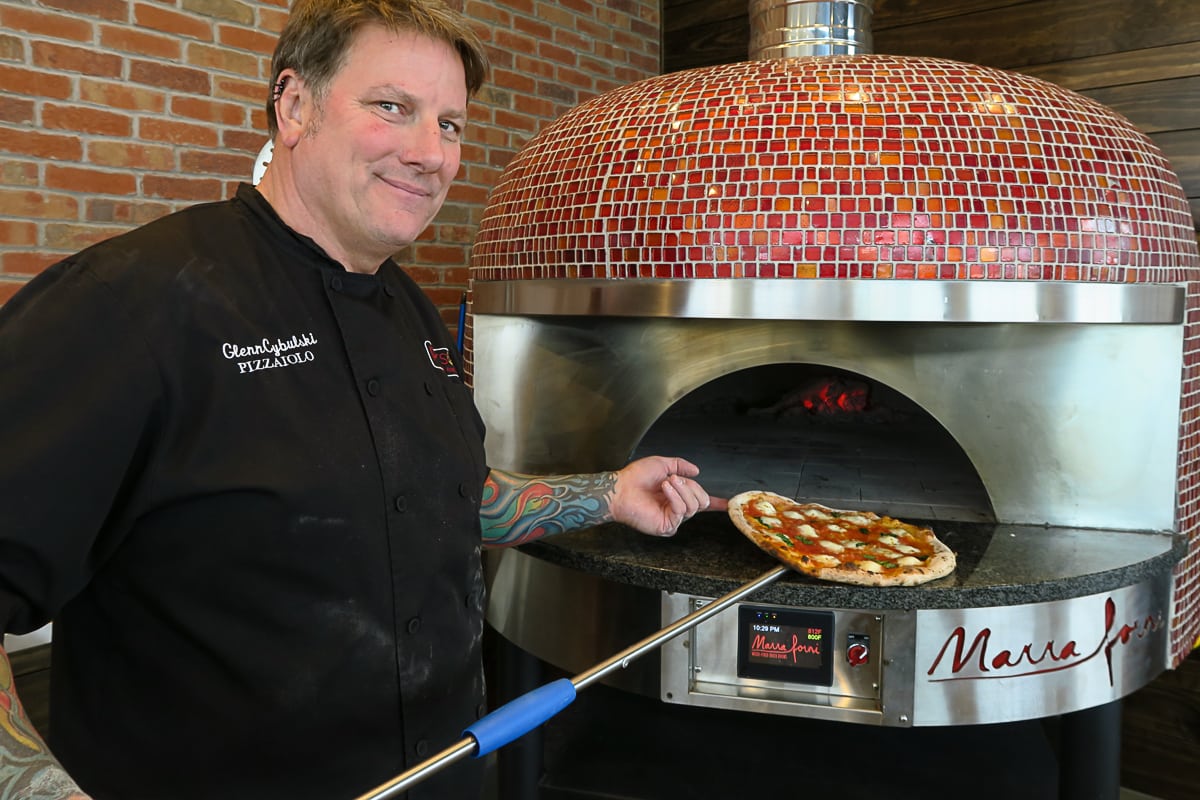 persona-pizza-by-michael-hiller-3
