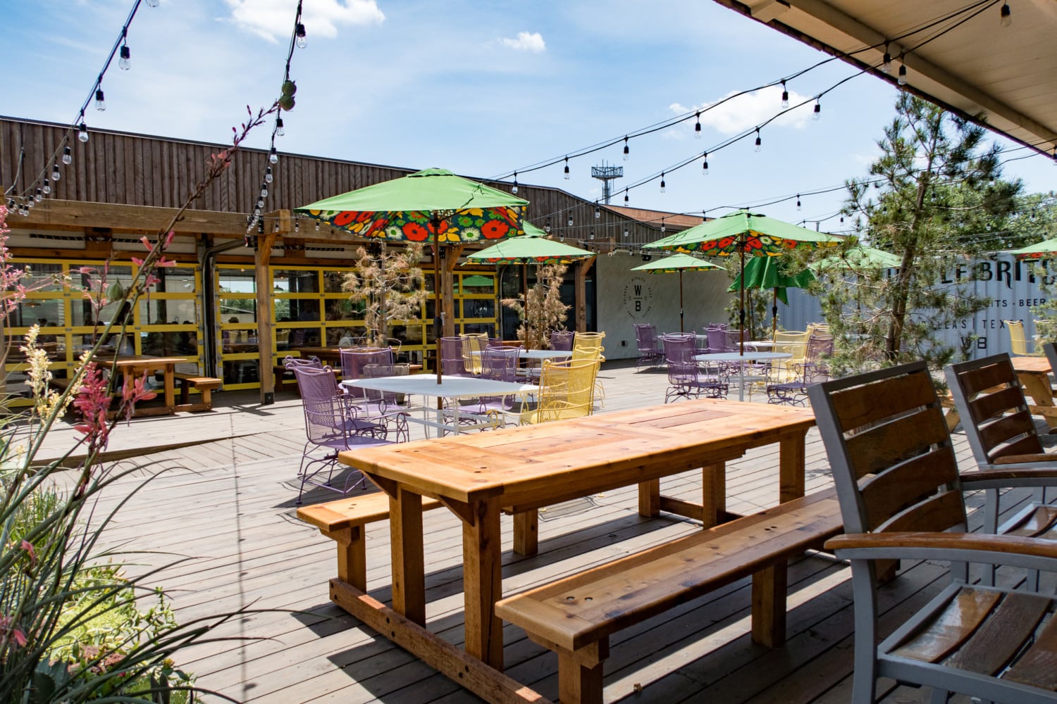 UPDATED WITH MENU Chef Omar Flores has a lot to cluck about at his new